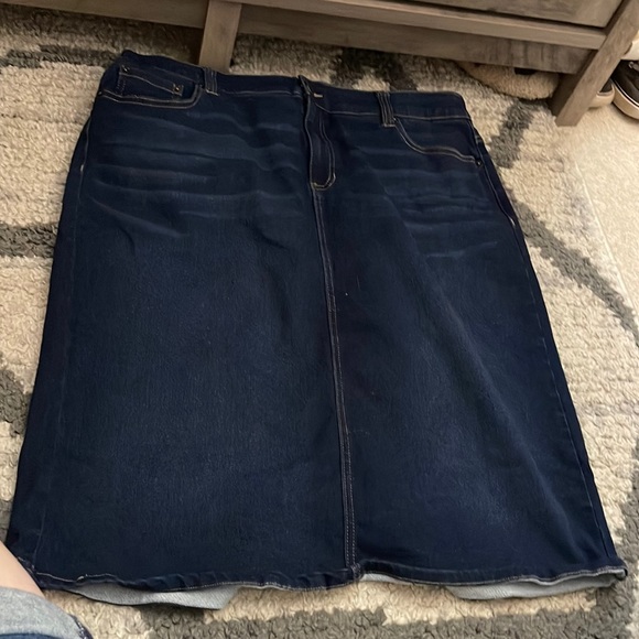 Jean skirt - Picture 1 of 2